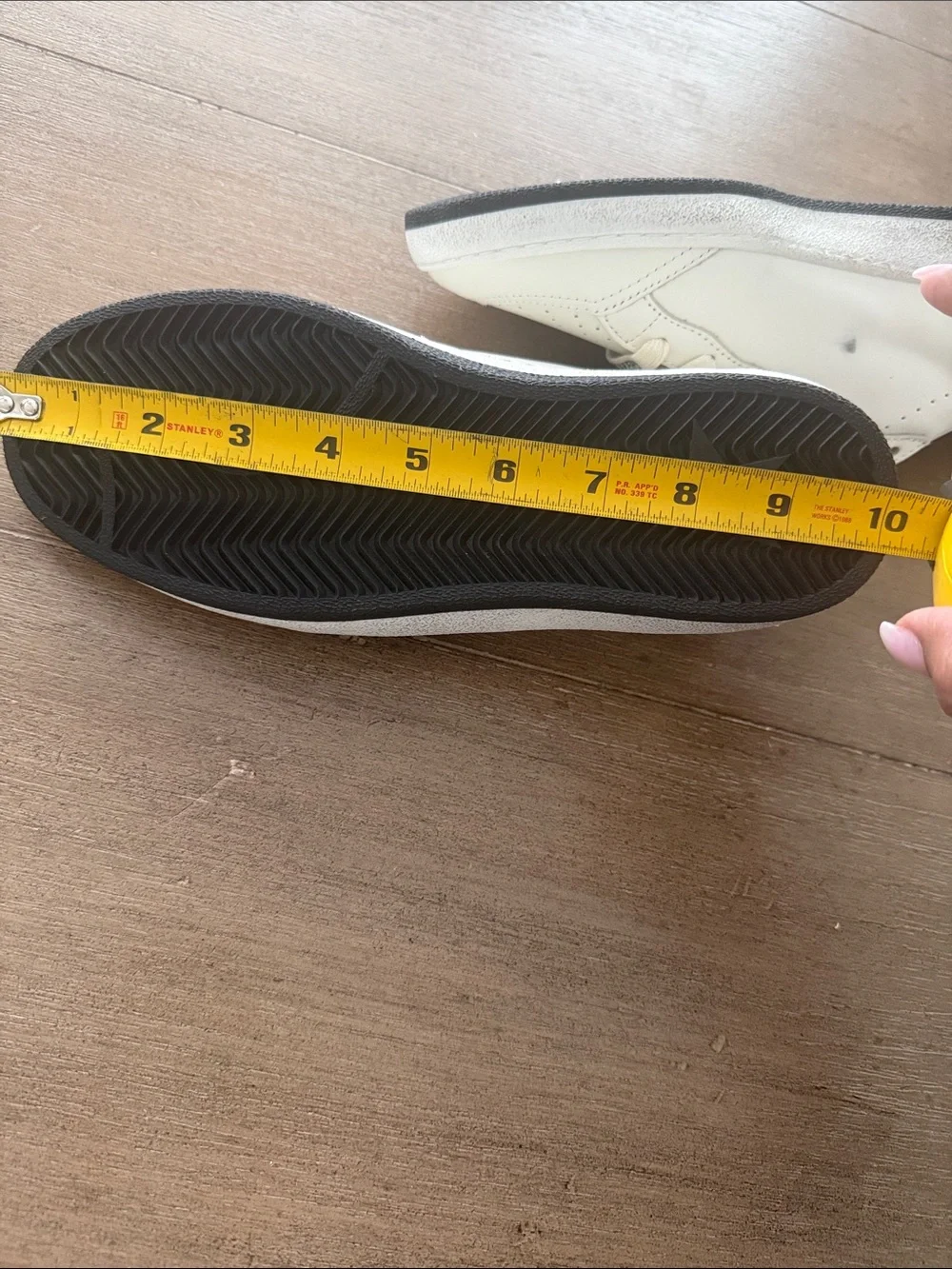 Golden Goose Ball Star Sneakers w black star and Gold Heel pls read description